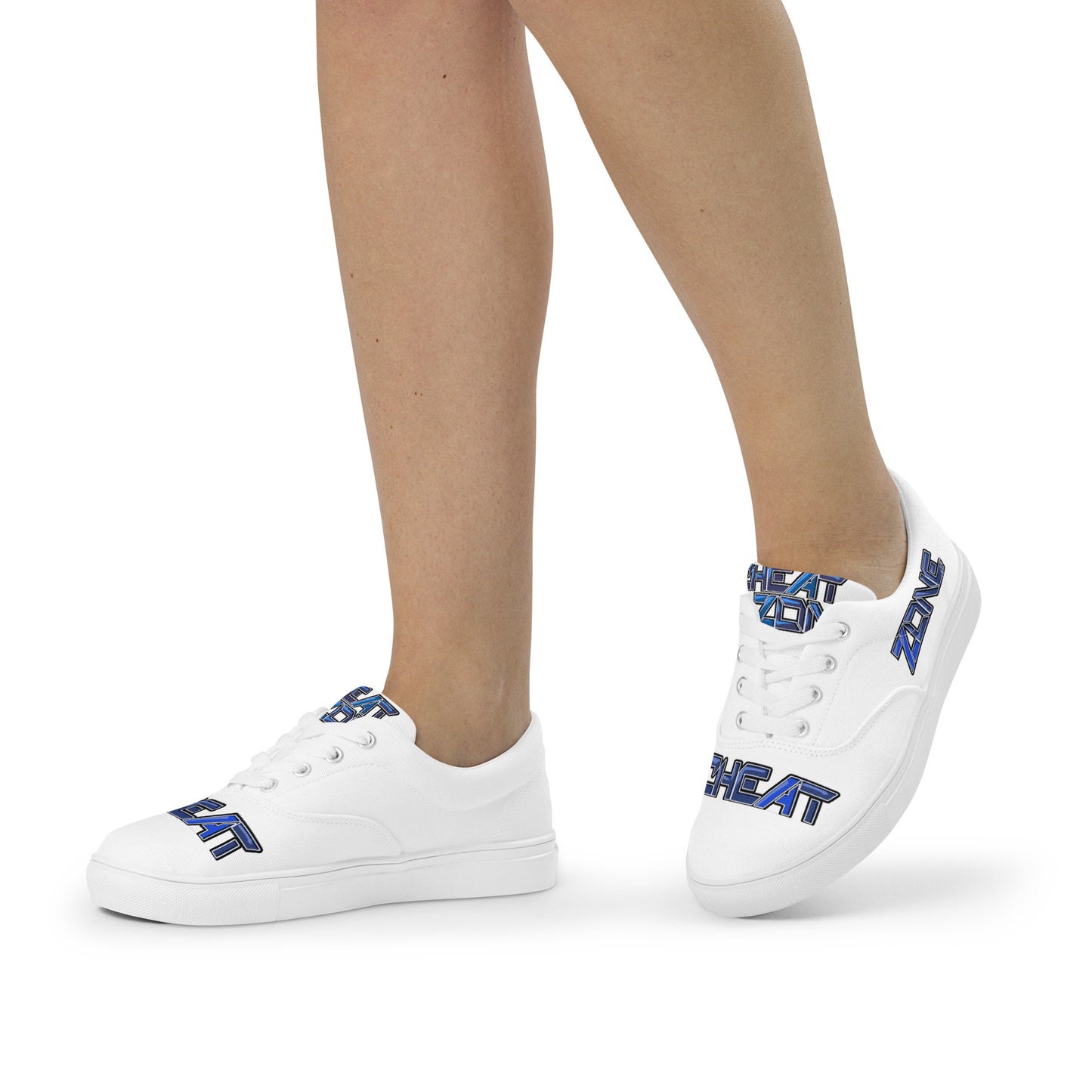 Women’s lace-up canvas shoes